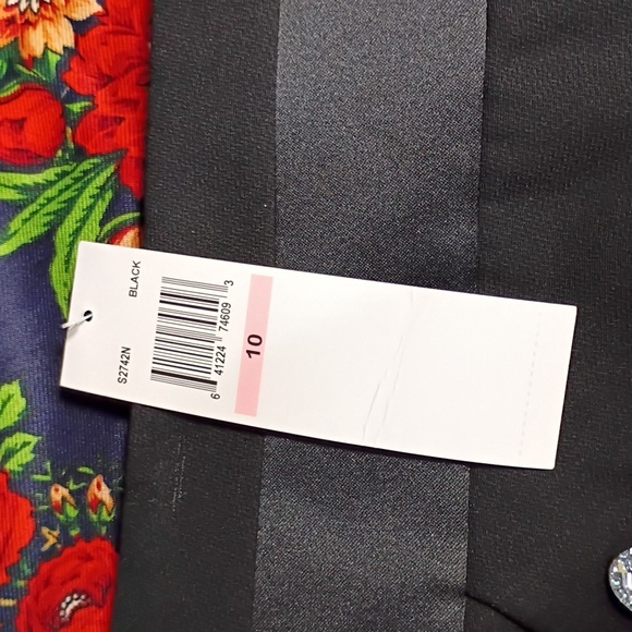 SHANI Black Skirt with Embellishments - Picture 6 of 8